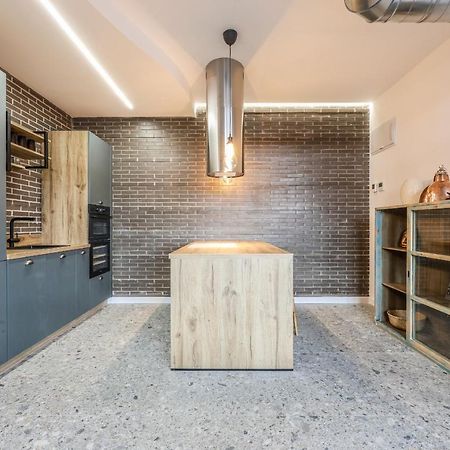 Loft Reformado Industrial Apartment Madrid Bagian luar foto