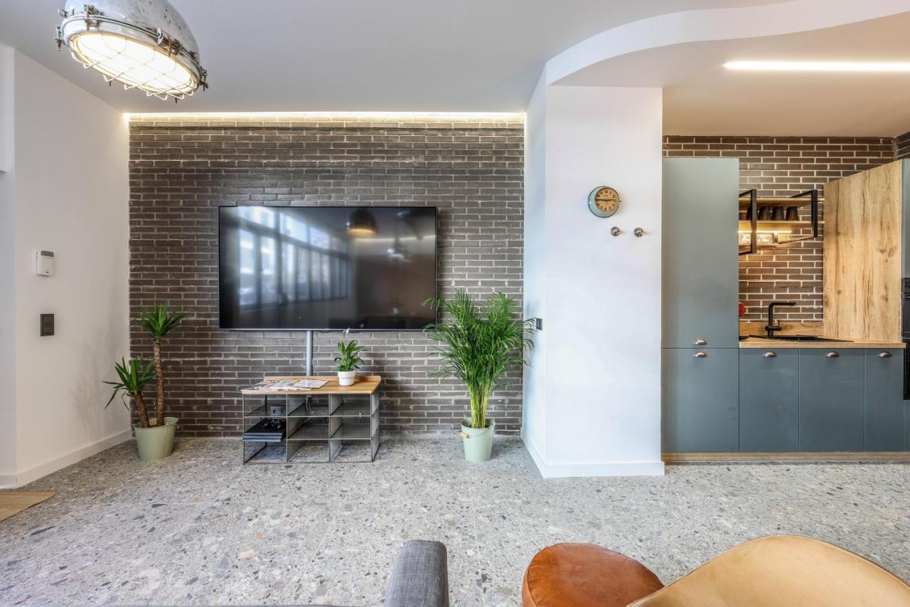 Loft Reformado Industrial Apartment Madrid Bagian luar foto
