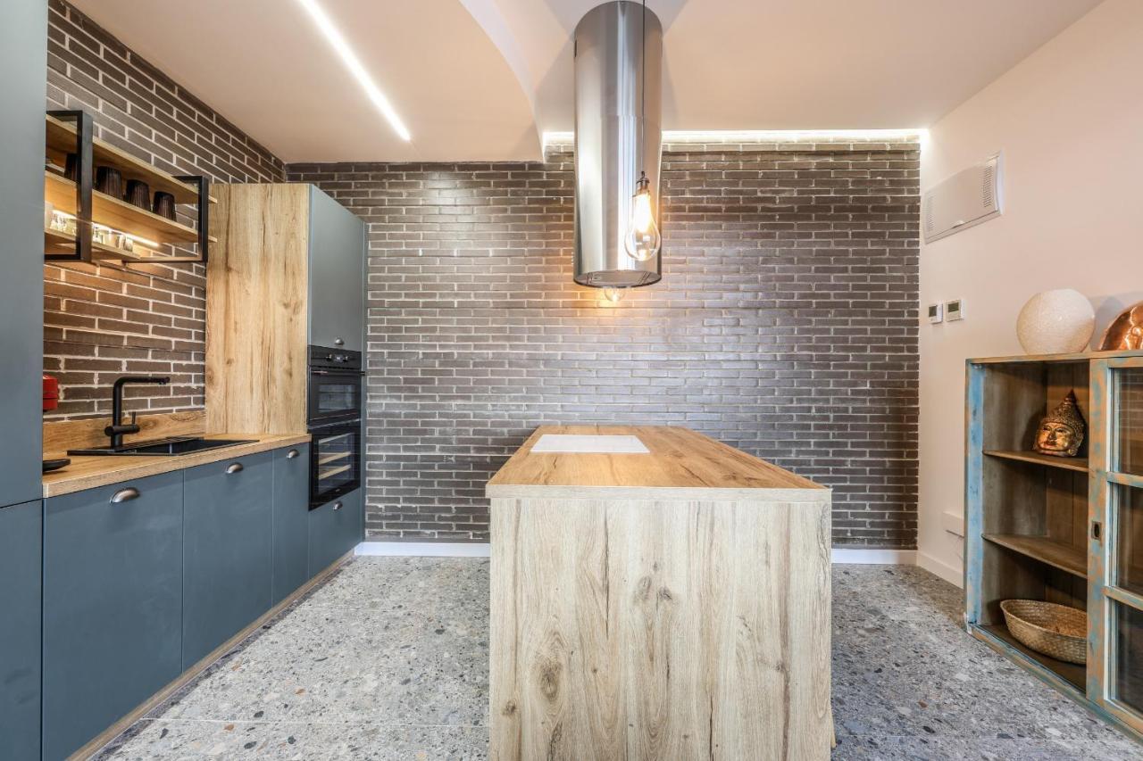 Loft Reformado Industrial Apartment Madrid Bagian luar foto